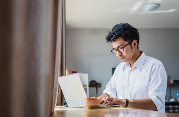 How to stay mentally healthy as an entrepreneur: Daily self care